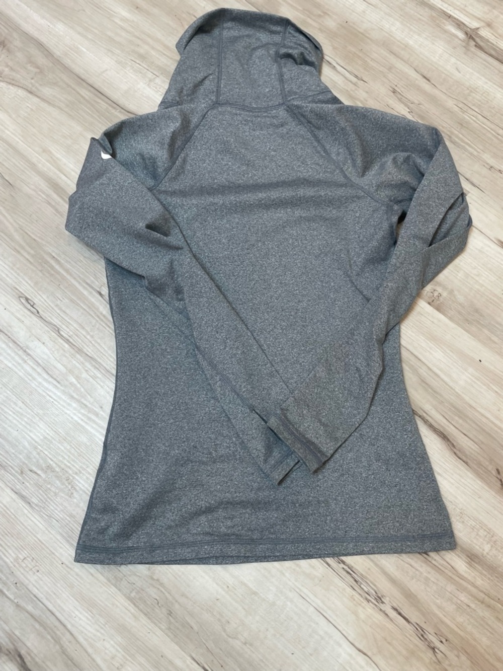 Gray Long Sleeve Hooded Athletic Top size medium - Picture 5 of 5